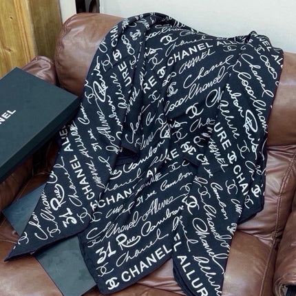 CHANEL 26S SCARF 140 IN SILK AND CASHMERE 509452