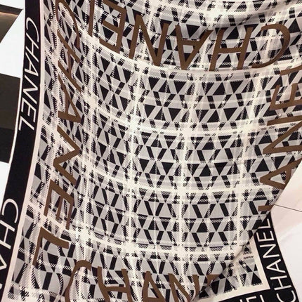 CHANEL 26S SCARF 140 IN SILK AND CASHMERE 510955
