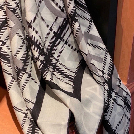 CHANEL 26S SCARF 140 IN SILK AND CASHMERE 510956