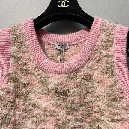 CHANEL 26S SLEEVELESS SWEATER 827
