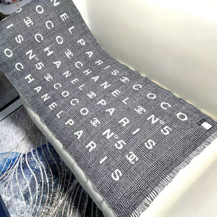 CHANEL 25S SCARF 194 CM IN CASHMERE 942900