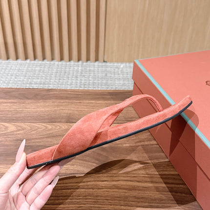 LP 26S THONG SANDALS IN CORAL PINK SUEDE