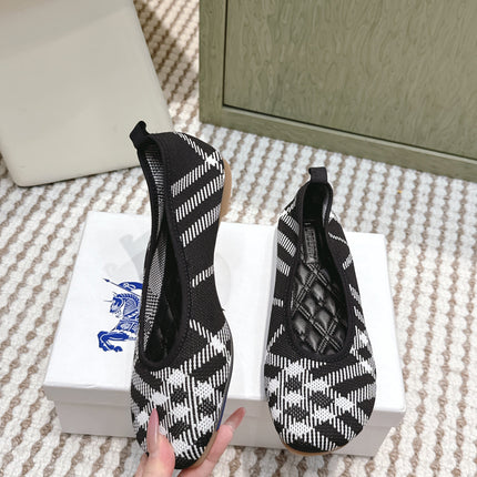 BURBERRY 26S BALLET FLATS IN BLACK AND WHITE KNIT
