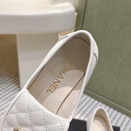CHANEL 25S LOAFERS MOCCASIN 65MM IN WHITE CALFSKIN GOLD HARDWARE