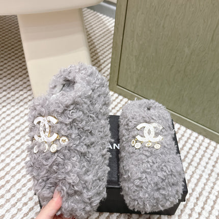 CHANEL 25S CLASSIC FURRY SLIDES IN GRAY WITH DOUBLE C LOGO