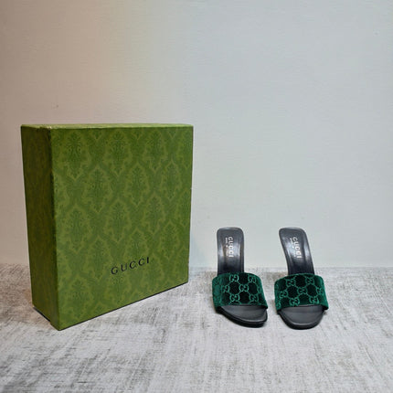GUCCI 26S MULE SANDALS 110MM IN DARK GREEN VELVET GG EMBOSSED