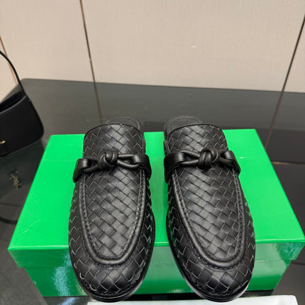 BOTTEGA VENETA 26S BACKLESS LOAFERS IN BLACK TECHNICAL WOVEN CALFSKIN STYLE 2