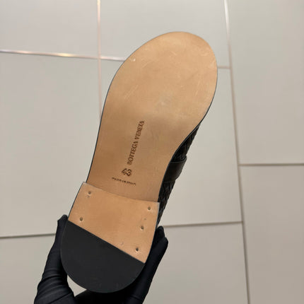 BOTTEGA VENETA 26S LOAFERS IN BLACK TECHNICAL WOVEN CALFSKIN