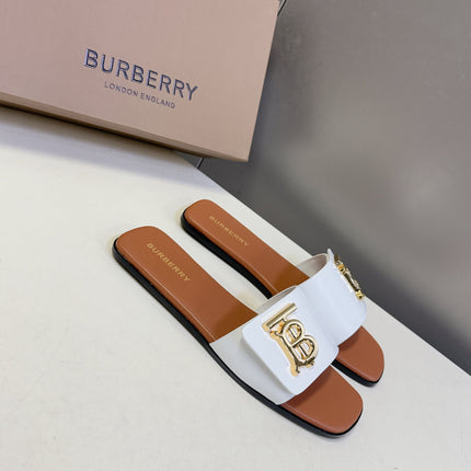 BURBERRY 26S FLAT SLIDE SANDALS IN WHITE AND CARAMEL BROWN CALFSKIN GOLD HARDWARE
