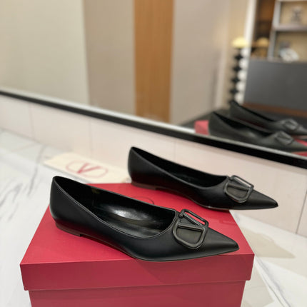 VALENTINO 26S BALLET FLATS IN BLACK SMOOTH CALFSKIN