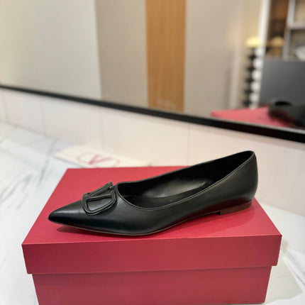 VALENTINO 26S BALLET FLATS IN BLACK SMOOTH CALFSKIN