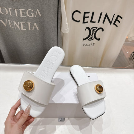 LOEWE 26S PEBBLE SLIDE IN WHITE CALFSKIN GOLD HARDWARE