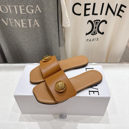LOEWE 26S PEBBLE SLIDE IN CAMEL BROWN CALFSKIN GOLD HARDWARE