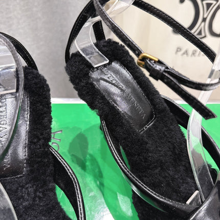 BOTTEGA VENETA 26S HIGH-HEEL SANDALS IN BLACK LAMBSKIN AND SHEARLING