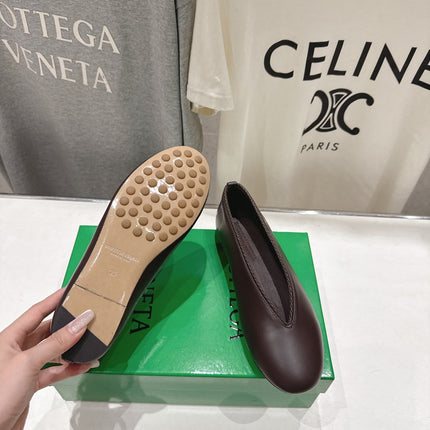 BOTTEGA VENETA 26S BALLET FLATS IN DARK BROWN LAMBSKIN
