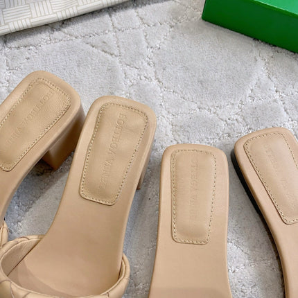 BOTTEGA VENETA 26S SQUARE-TOE SLIDE SANDALS IN BEIGE LAMBSKIN