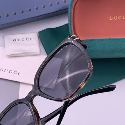 GUCCI 26S SQUARE FRAME IN ACETATE 426552