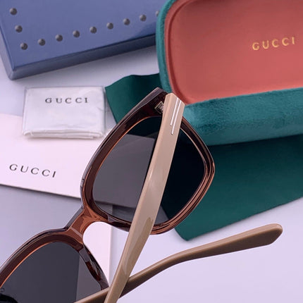 GUCCI 26S SQUARE FRAME IN ACETATE 426553
