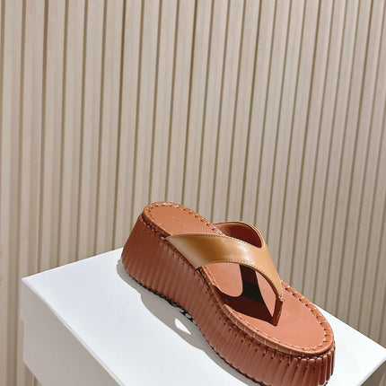 CHLOÉ 26S PLATFORM FLIP-FLOPS IN BROWN LAMBSKIN