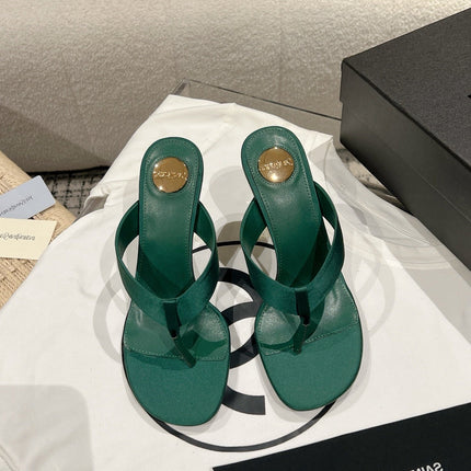 YSL 26S HEELED THONG SANDALS 85 MM IN DARK GREEN SATIN