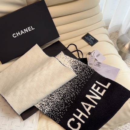 CHANEL 26S SCARF 175 IN WOOL AND CASHMERE 509291