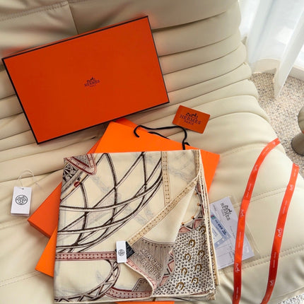 HERMES 26S SCARF 140 IN SILK AND CASHMERE 498304