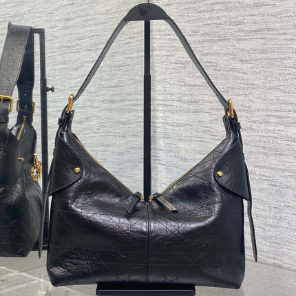 DIOR 25S MEDIUM VOYAGE BAG 28 IN BLACK FLAT MACROCANNAGE GRAINED GLOSSY CALFSKIN