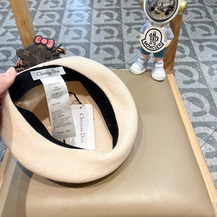 AUSTRALIAN BERET HAT IN BEIGE WOOL FELT 431714