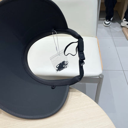 MIUMIU FASHION VISOR CAP IN BLACK AND WHITE WITH LOGO TEXT EMBROIDERY
