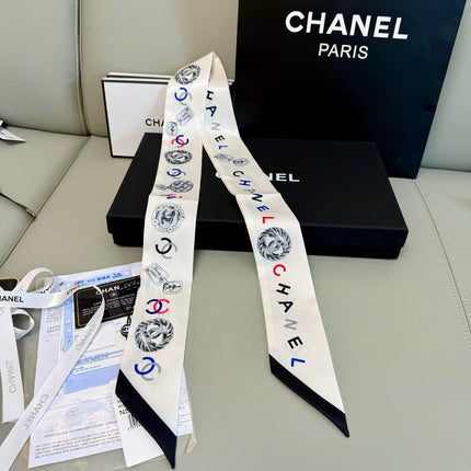 CHANEL 26S TWILLY SCARF 120 IN SILK 430429