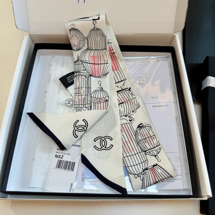 CHANEL 26S TWILLY SCARF 120 IN SILK 423965