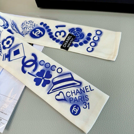 CHANEL 26S TWILLY SCARF 120 IN SILK 502602