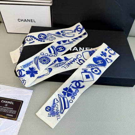 CHANEL 26S TWILLY SCARF 120 IN SILK 502602