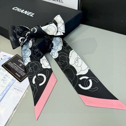 CHANEL 26S TWILLY SCARF 120 IN SILK 511258