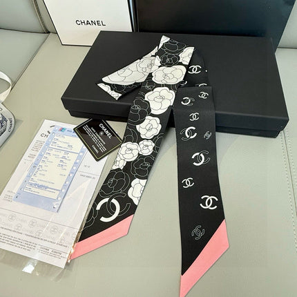 CHANEL 26S TWILLY SCARF 120 IN SILK 511258