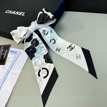 CHANEL 26S TWILLY SCARF 120 IN SILK 511259