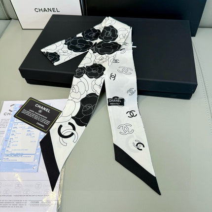 CHANEL 26S TWILLY SCARF 120 IN SILK 511259