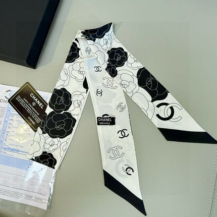 CHANEL 26S TWILLY SCARF 120 IN SILK 511259