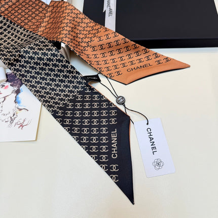 CHANEL 26S TWILLY SCARF 120 IN SILK 502611