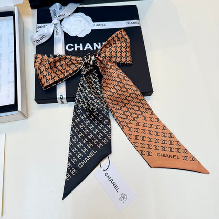 CHANEL 26S TWILLY SCARF 120 IN SILK 502611
