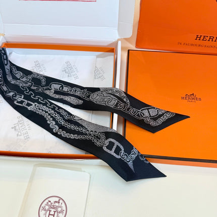 HERMES 26S TWILLY SCARF 86 IN SILK 492628