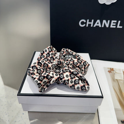 CHANEL 26S SCRUNCHIE HAIR TIE IN MULTICOLOR PREMIUM SILK 505306