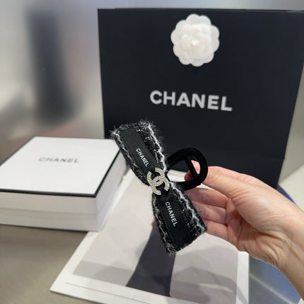 CHANEL 26S HAIR CLIP IN BLACK TWEED 512091