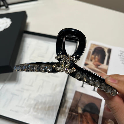 CHANEL 26S HAIR CLIP IN BLACK ACETATE 512122