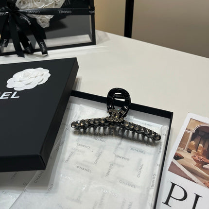 CHANEL 26S HAIR CLIP IN BLACK ACETATE 512122