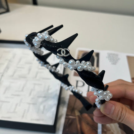 CHANEL 26S HEADBAND IN BLACK PEARL EMBELLISHED 503099