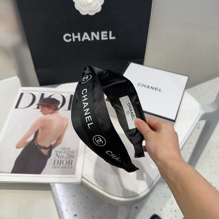 CHANEL 26S HEADBAND IN BLACK FABRIC 503082