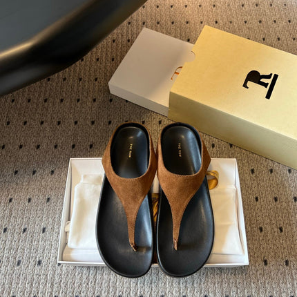 THE ROW 26S THONG SANDALS IN CARAMEL BROWN SUEDE