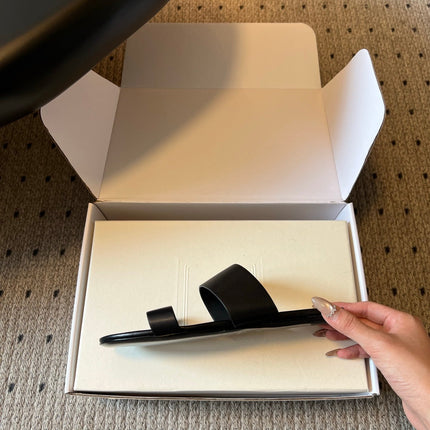YSL 26S TWO-STRAP SANDALS IN BLACK LAMBSKIN
