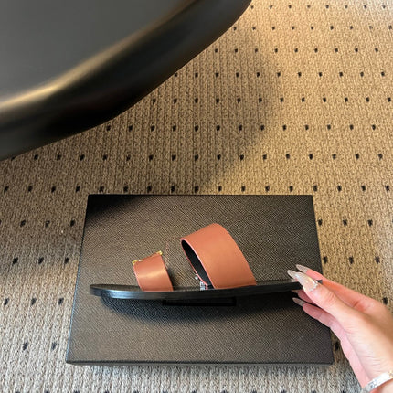 YSL 26S DOUBLE-STRAP SANDALS IN BROWN CALFSKIN